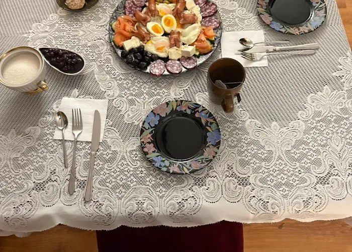 Alojamento de Acomodação e Pequeno-almoço Hotel Palas Tatariv