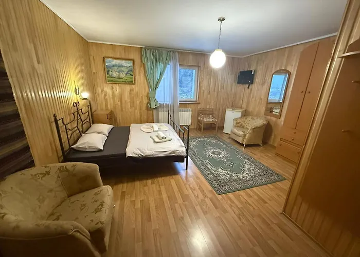 Hotel Palas Tatariv Alojamento de Acomodação e Pequeno-almoço